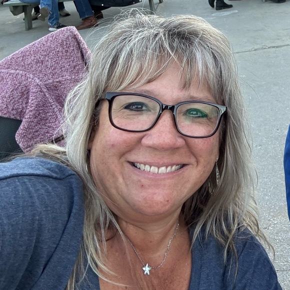 Meet your Posher, Krista - Picture 1 of 1